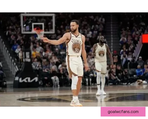 库里称文班走进更衣室燃起全队斗志竞争精神感染力十足